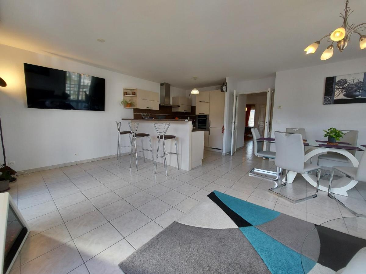 Au Coeur De St Jorioz, Spacieux Appartement Avec Terrasse Et Vue Montagne. Saint-Jorioz Buitenkant foto